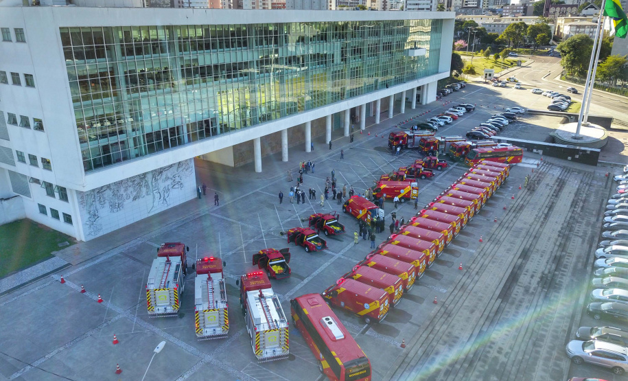 Governo reforça Corpo de Bombeiros com 34 novos veículos