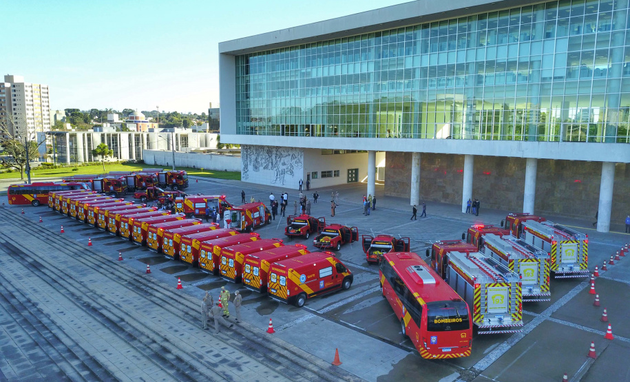 Governo reforça Corpo de Bombeiros com 34 novos veículos