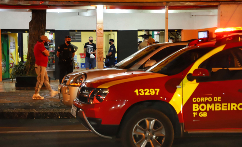 PM fecha 16 estabelecimentos em Curitiba por aglomeração de pessoas