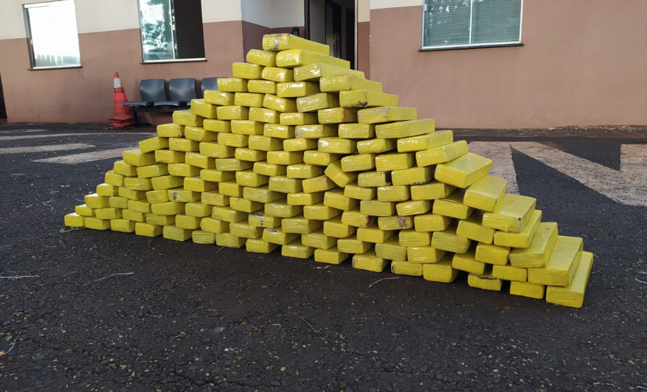 Em Londrina, PM apreende mais de 100 quilos de maconha