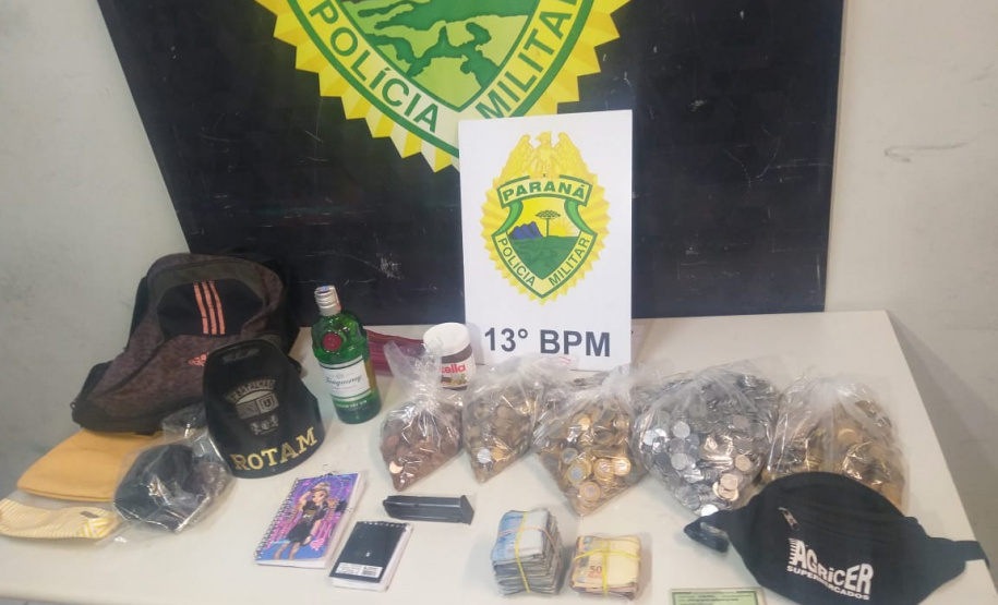 PM recupera carro e prende envolvidos em roubo e tráfico de drogas em Curitiba