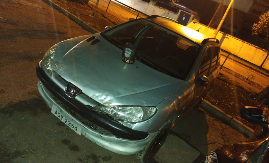 PM recupera carro e prende envolvidos em roubo e tráfico de drogas em Curitiba