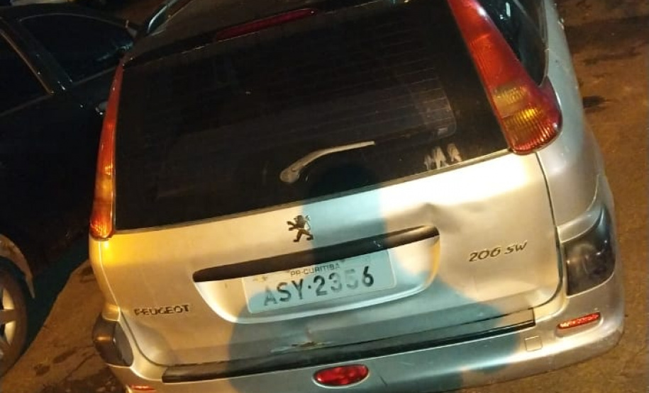 PM recupera carro e prende envolvidos em roubo e tráfico de drogas em Curitiba