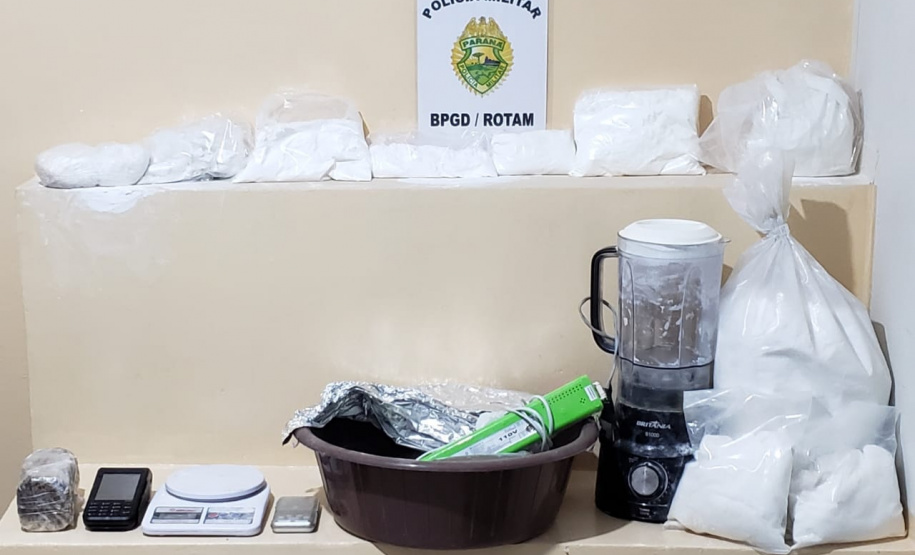 Refinaria de droga improvisada em residência é encontrada pelo BPGd em Piraquara, na RMC