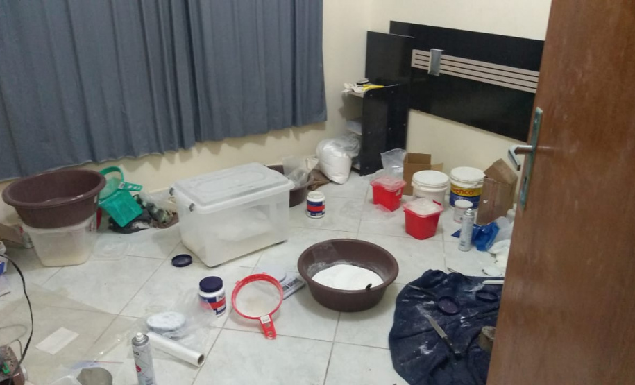 Refinaria de droga improvisada em residência é encontrada pelo BPGd em Piraquara, na RMC