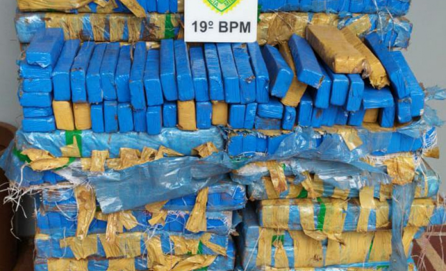 Quase uma tonelada de drogas foi apreendida pela PM no Oeste do estado durante a Operação Metrópolis; prejuízo de mais de R$ 4 milhões