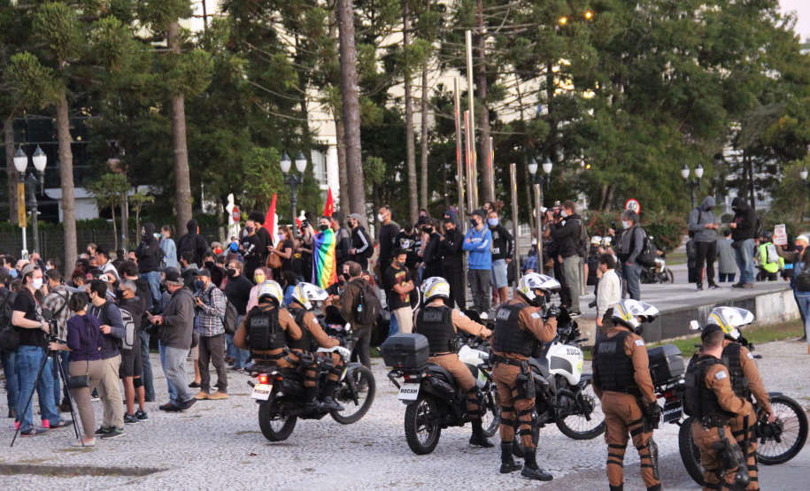 Esquema de segurança da Polícia Militar garante manistestações pacíficas neste domingo