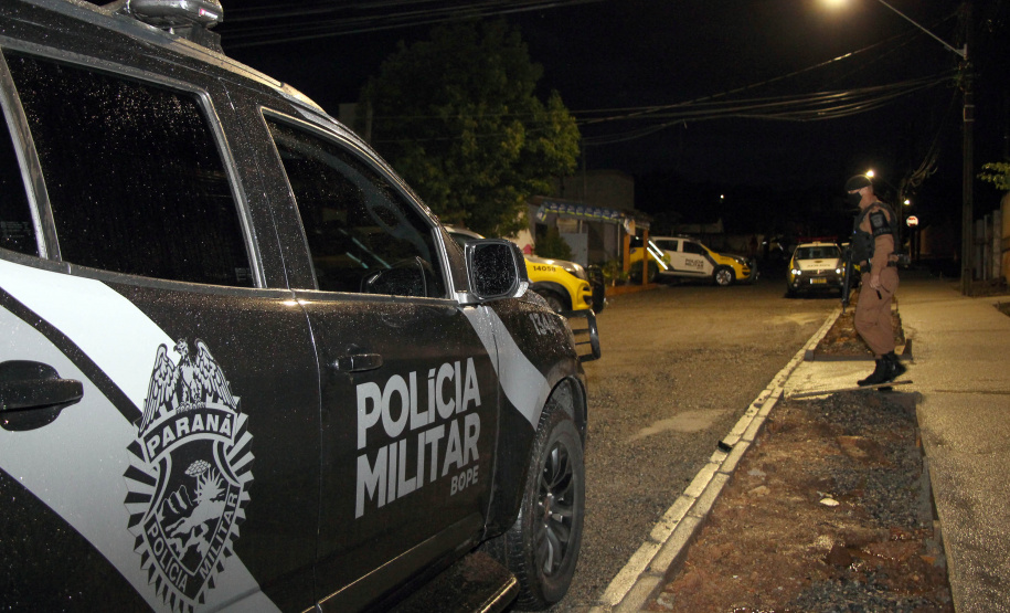 PM cumpre 16 mandados de Busca e Apreensão e apreende mais de R$ 33 mil com a operação Reservada, na RMC