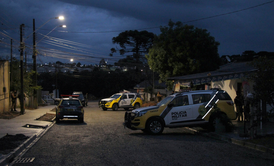 PM cumpre 16 mandados de Busca e Apreensão e apreende mais de R$ 33 mil com a operação Reservada, na RMC