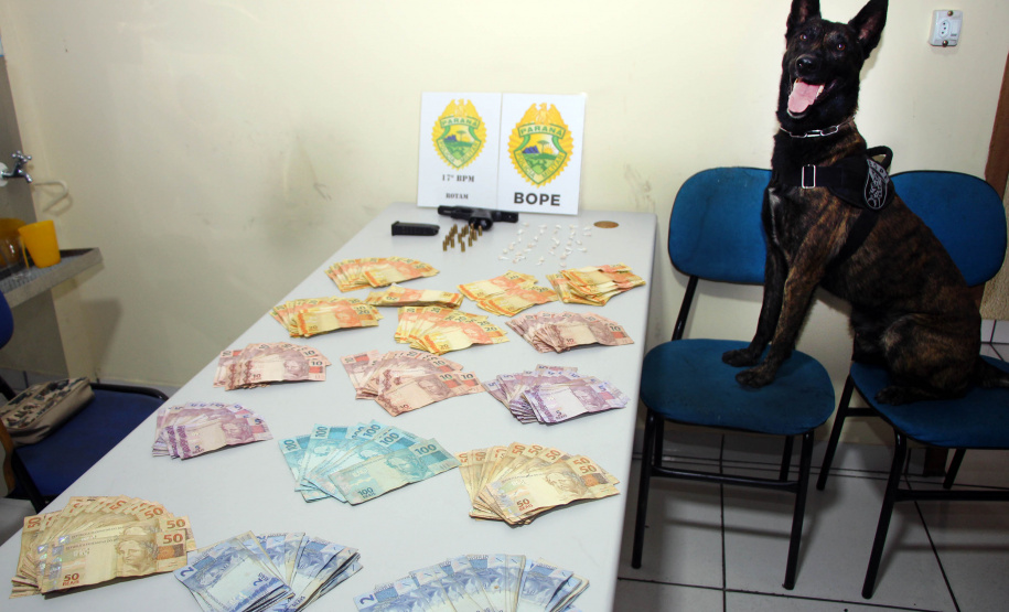 PM cumpre 16 mandados de Busca e Apreensão e apreende mais de R$ 33 mil com a operação Reservada, na RMC