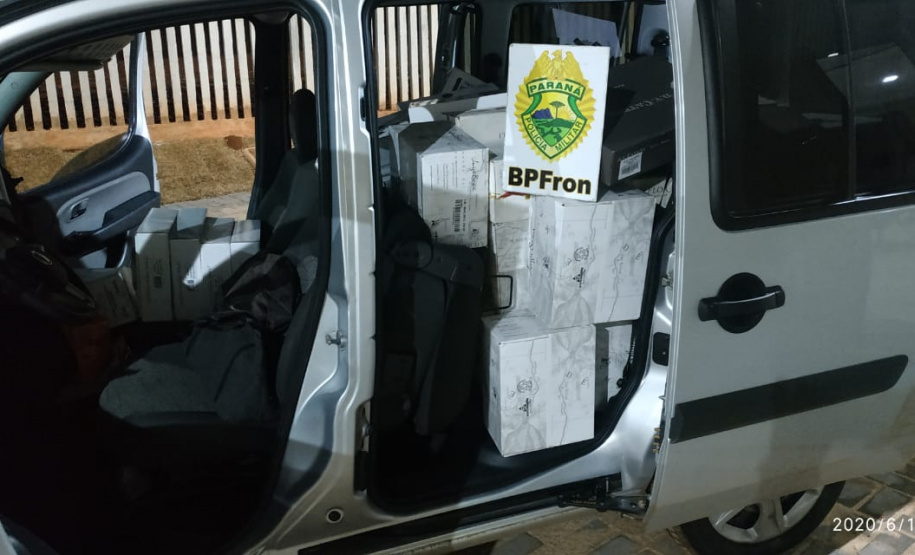 BPFron apreende 40 mil pacotes de cigarros e 98 caixas de vinhos contrabandeados no Oeste do estado