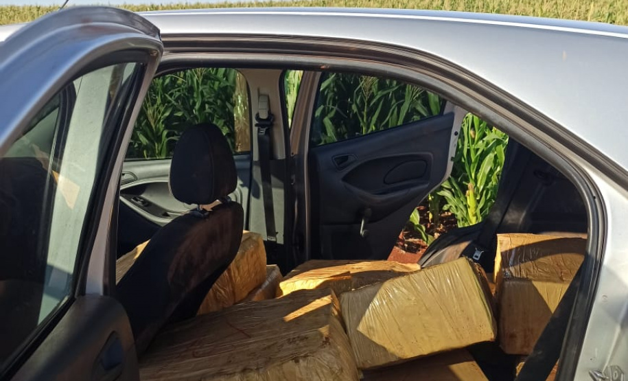 BPFron apreende R$ 1,3 milhão em cigarros contrabandeados e veículos em Guaíra, no oeste do Paraná