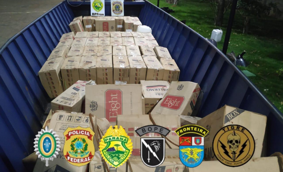 Apreensão de caminhão, barco e 300 caixas de cigarros gera prejuízo de R$ 1 milhão ao contrabando durante a Operação Hórus no Oeste do estado