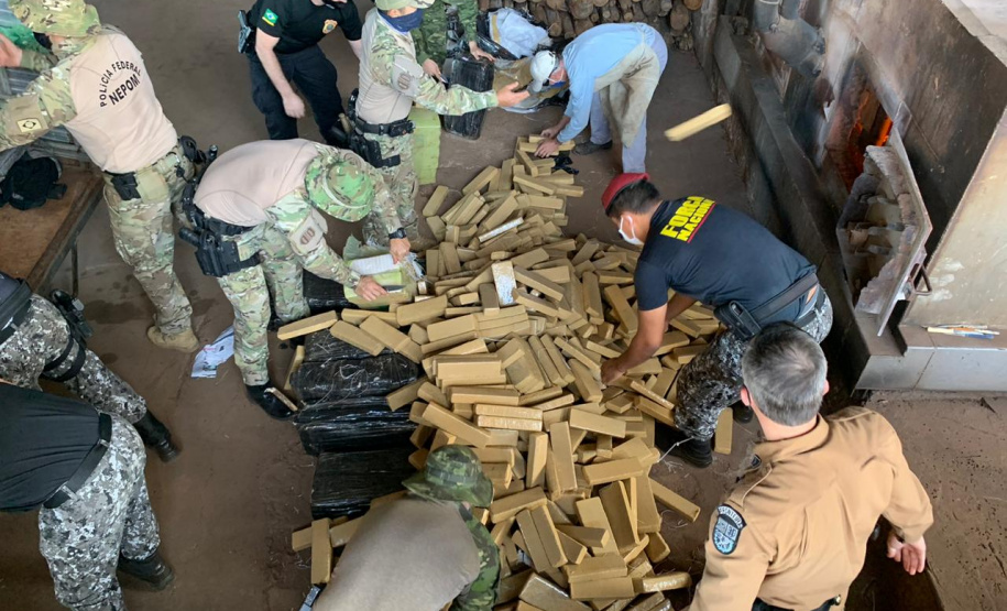Na semana do combate ao tráfico de drogas, 15 toneladas de drogas apreendidas pela Operação Hórus são incineradas no Paraná