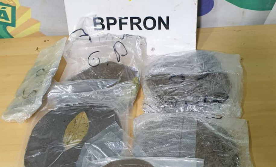 Carga de haxixe avaliada em R$ 90 mil é apreendida pelo BPFron durante a Operação Metrópolis