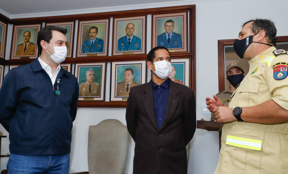 Governador e Secretário da Segurança agradecem trabalho dos bombeiros do Paraná