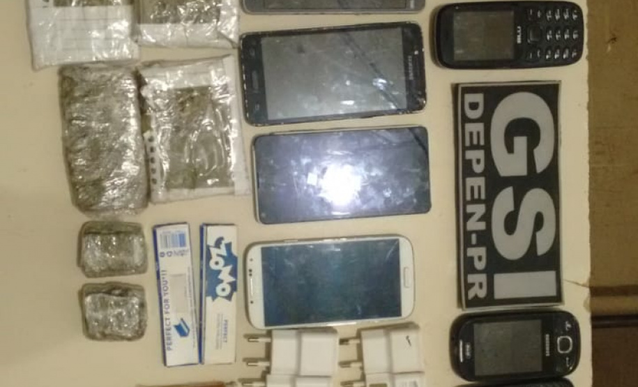 Em Foz do Iguaçu, agentes penitenciários impedem arremesso de 30 celulares e drogas