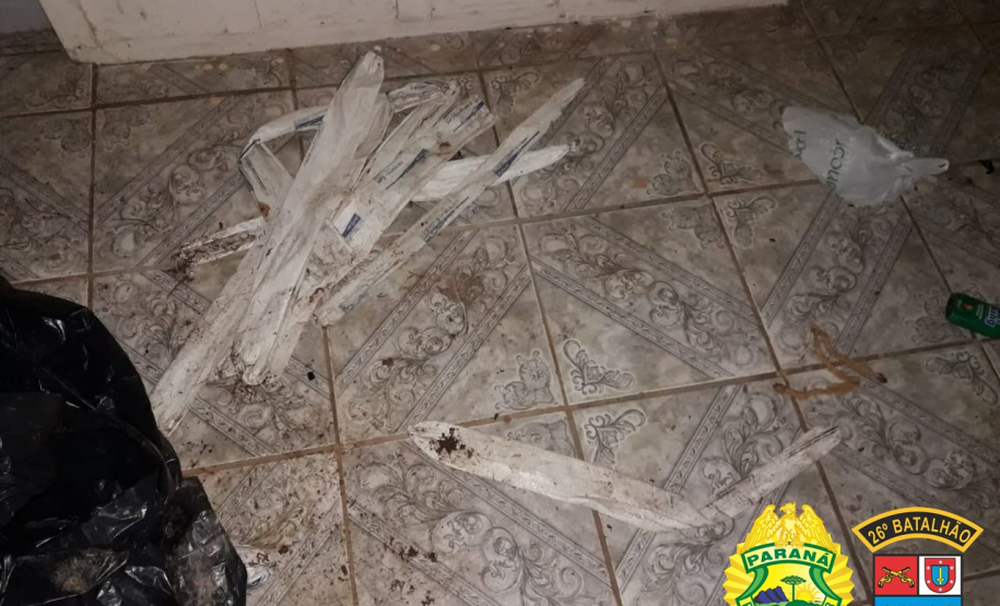 Nos Campos Gerais, PM encontra artefatos explosivos e miguelitos após denúncia anônima