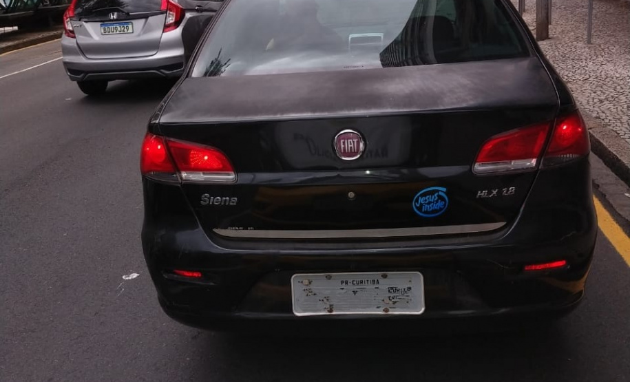 BPTran apreende carro com quase R$ 200 mil em pendências administrativas em Curitiba