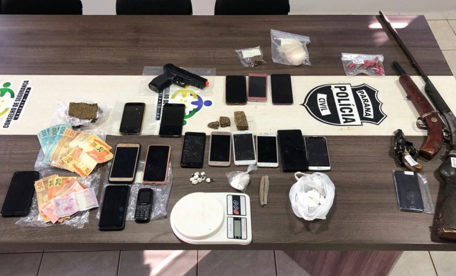 Polícias Civil e Militar e MP prendem 32 pessoas em operação de combate ao tráfico no interior do PR