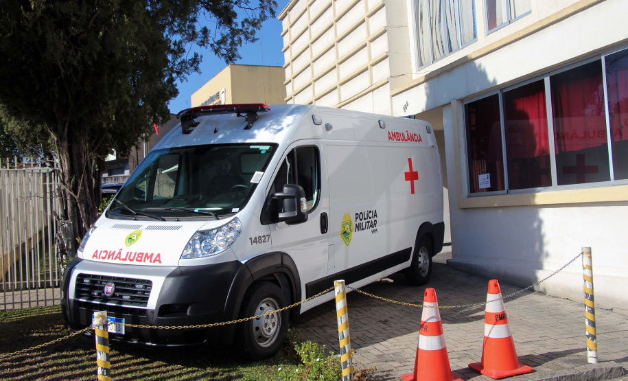 Hospital da PM recebe nova ambulância com suporte avançado para atendimento a pacientes