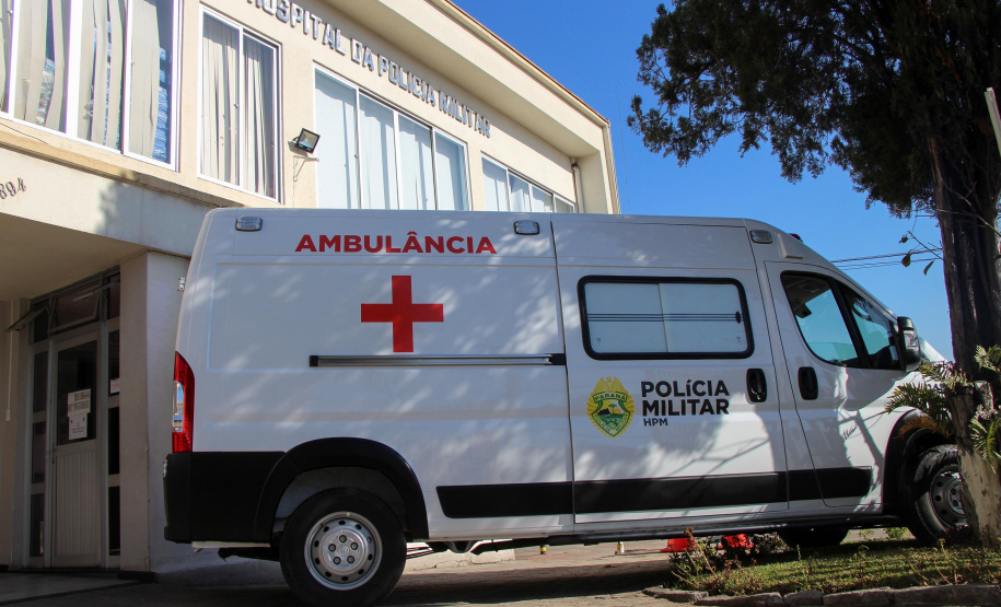 Hospital da PM recebe nova ambulância com suporte avançado para atendimento a pacientes