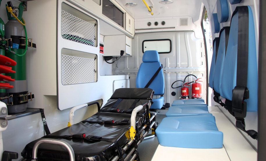 Hospital da PM recebe nova ambulância com suporte avançado para atendimento a pacientes