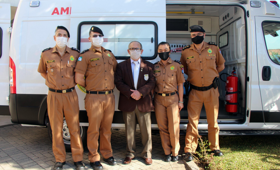 Hospital da PM recebe nova ambulância com suporte avançado para atendimento a pacientes