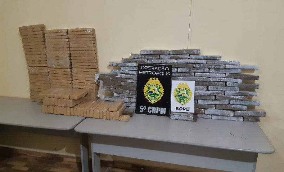 BOPE apreende 128 quilos de maconha e duas armas de fogo durante a Operação Metrópolis no Oeste do estado