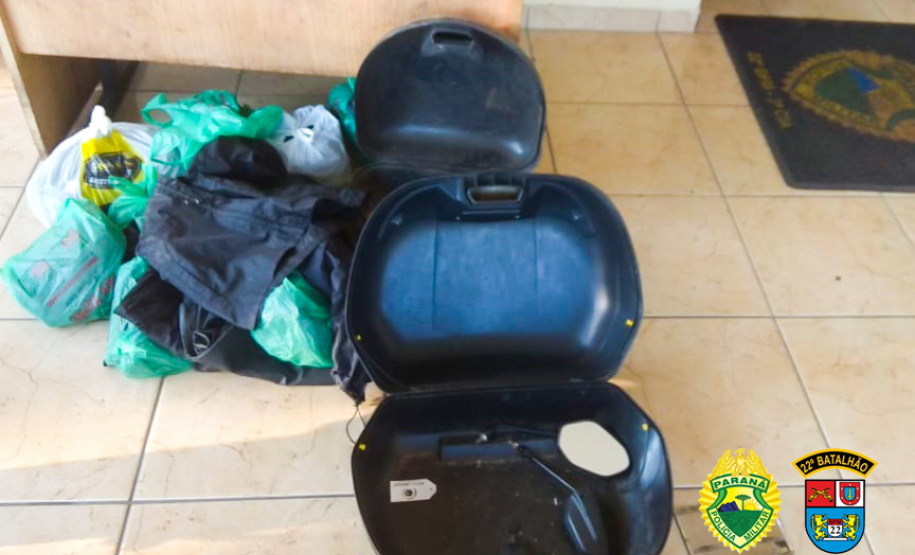 PM descobre produção ilegal de placas de moto em Rio Branco do Sul, na RMC; 22 placas com alerta foram apreendidas