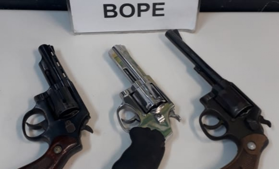 BOPE apreende quatro armas em abordagens na Capital e RMC durante o fim de semana