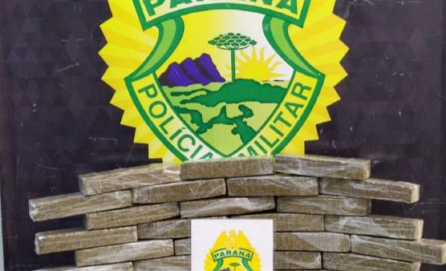 Durante patrulhamento, PM prende homem e apreende 40 tabletes de maconha em Curitiba