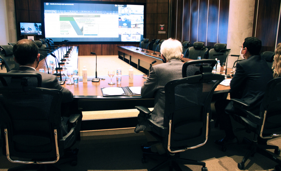 Paraná abre consulta pública do Plano Estadual de Segurança Pública e Defesa Social e firma termo de cooperação com a FIEP