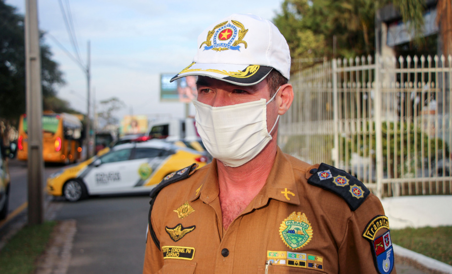 No Dia do Motociclista, BPTran faz blitz educativa e distribui antena corta fio pra evitar acidentes com linha de cerol