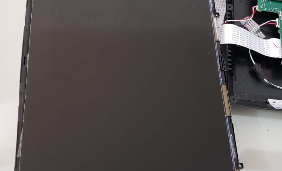 Familiar envia televisão recheada de ilícitos para preso de Cascavel