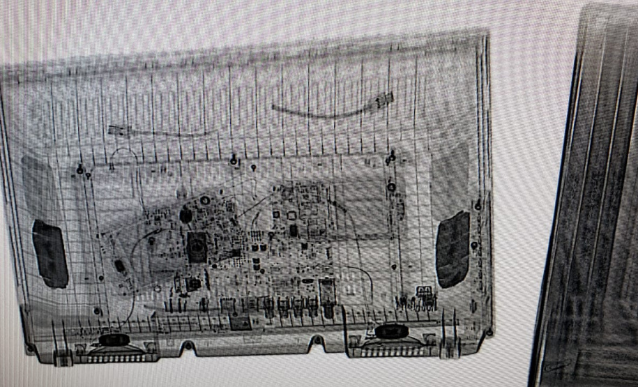 Familiar envia televisão recheada de ilícitos para preso de Cascavel
