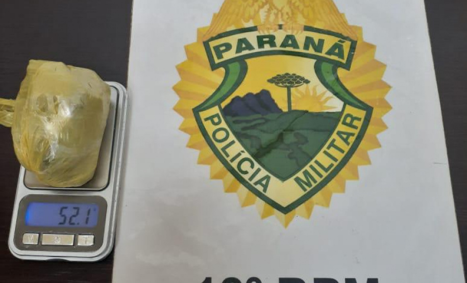 No Norte do estado, PM prende quatro pessoas e apreende mais de dois quilos de maconha e 52 pedras de crack em situações distintas