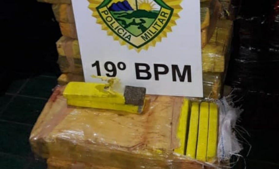 Com a Operação Metrópolis, 5º Comando Regional apreende mais de 360 quilos de maconha e recupera moto furtada