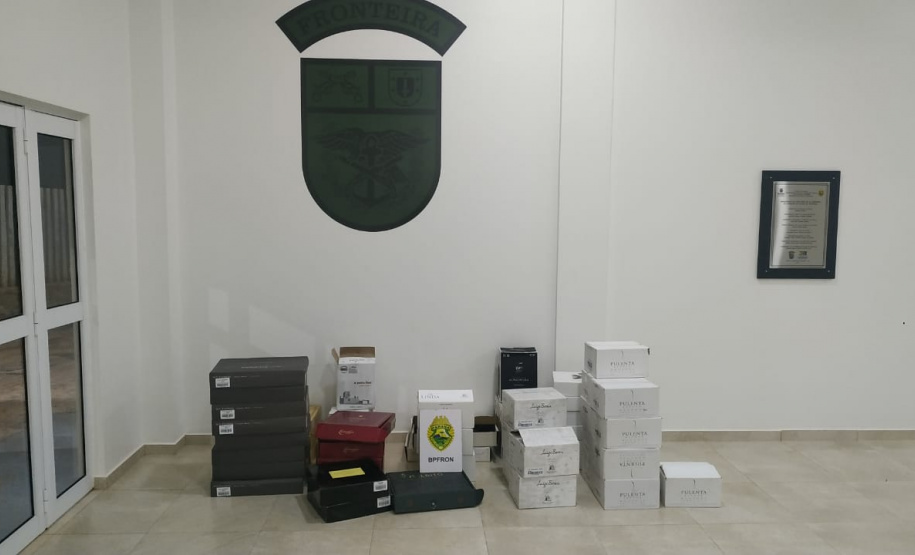 Operação Hórus: BPFRON apreende mais de 260 garrafas de vinho, contrabandeadas da Argentina, no sudoeste do Paraná