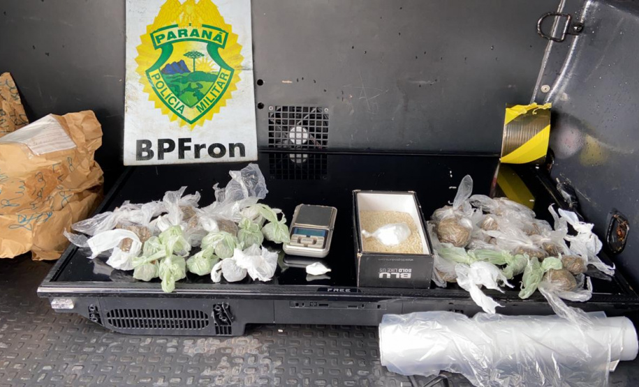 Operação Hórus: PM apreende drogas e cerca de R$ 150 mil em cigarros contrabandeados no município de Terra Roxa, no Oeste do Paraná