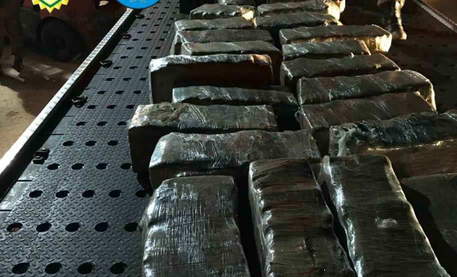 Durante a Operação Hórus, BPFron apreende mais de 600 quilos de maconha escondida em carga de algodão