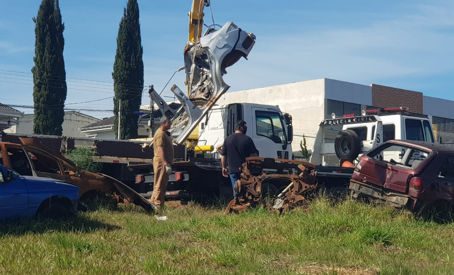 SESP retira veículos do pátio da Delegacia de Fazenda Rio Grande