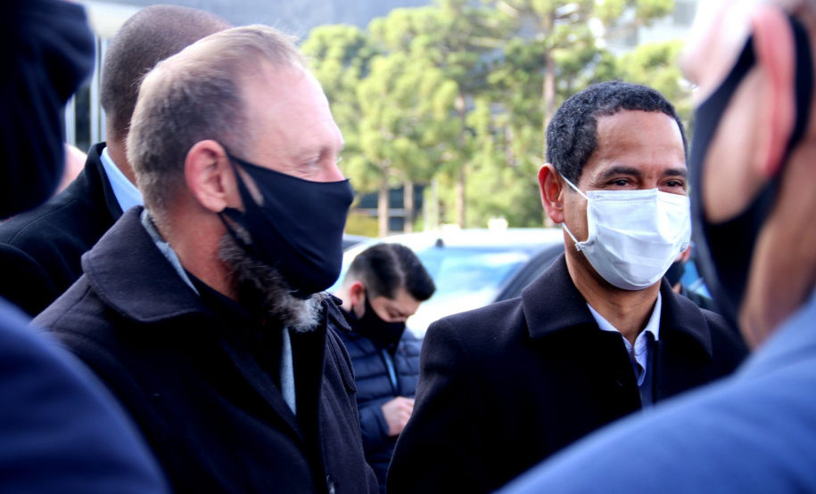 Polícia Civil recebe caminhão de treinamento de tiros e mais de 100 viaturas