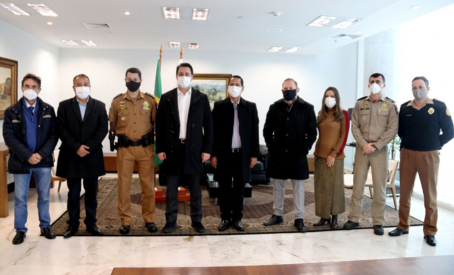 Polícia Civil recebe caminhão de treinamento de tiros e mais de 100 viaturas