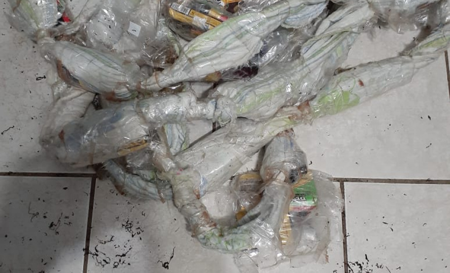 Agentes penitenciários de Marechal Cândido Rondon impedem arremesso e evitam entrada de cinco celulares, maconha e fumo