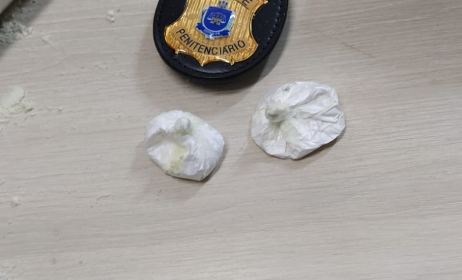 Agentes penitenciários de Marechal Cândido Rondon impedem arremesso e evitam entrada de cinco celulares, maconha e fumo