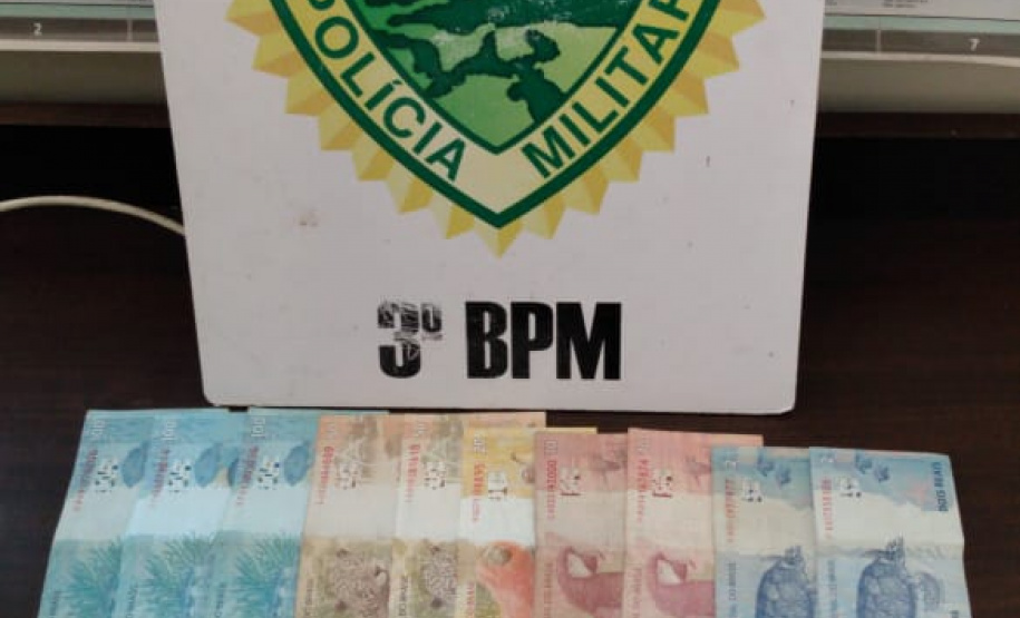 No Sudoeste do estado, PM prende três pessoas e apreende maconha e dinheiro
