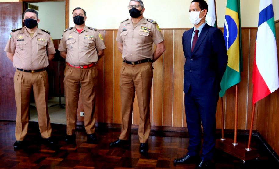 Secretário da Segurança Pública recebe medalha no aniversário de 166 anos da Polícia Militar do Paraná