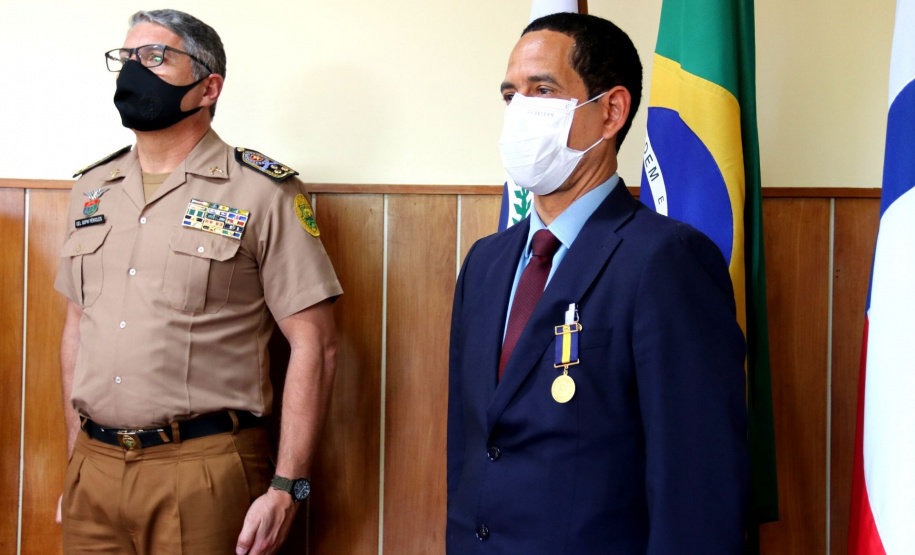 Secretário da Segurança Pública recebe medalha no aniversário de 166 anos da Polícia Militar do Paraná