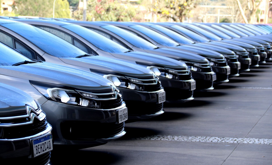 Polícia Civil recebe caminhão de treinamento de tiros e mais de 100 viaturas
